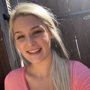 Meet your Posher, Adriene